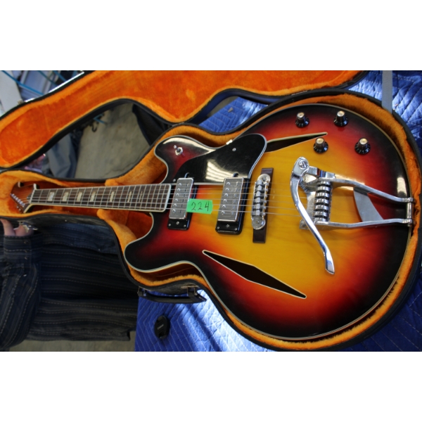 Gibson Replica Electric Guitar in Case 