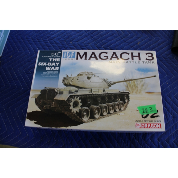 Dragon 1:35 Scale Military Model Set IDF Magach 3 Main Battle Tank