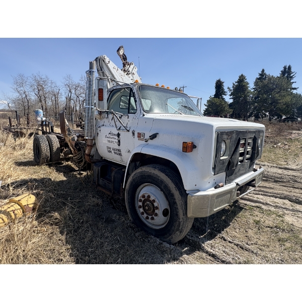1990 GMC C650 High Lift Truck
With Air Brakes
Runs and Drives as indicated by consignor
Crane Mast O