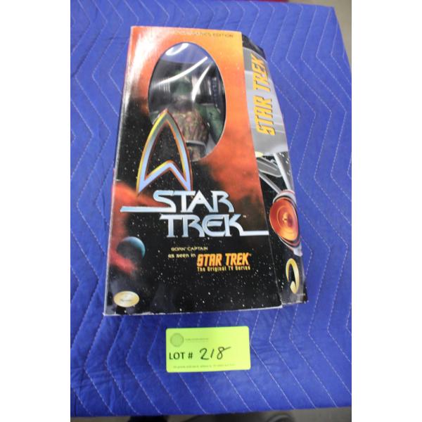 Star Trek Action Figure in Original Packaging (Commander's Edition)