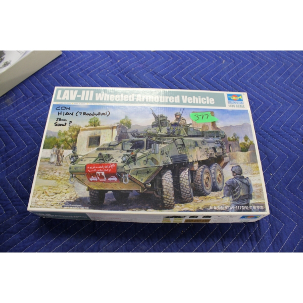 Trumpeter 1:35 Military Model Set LAV-III Wheeled Armoured Vehicle CDN HLAV 