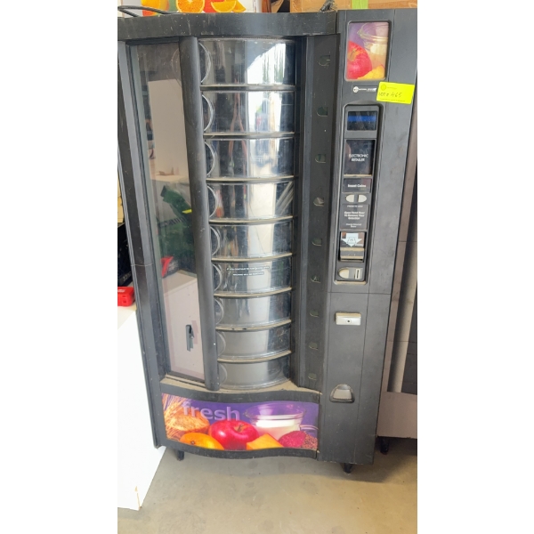 CRANE MODEL 432 CHILLED FOOD VENDING MACHINE
