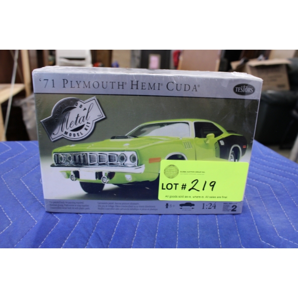 1:24 die-cast model kit  Plymouth Hemi Cuda in lime green.