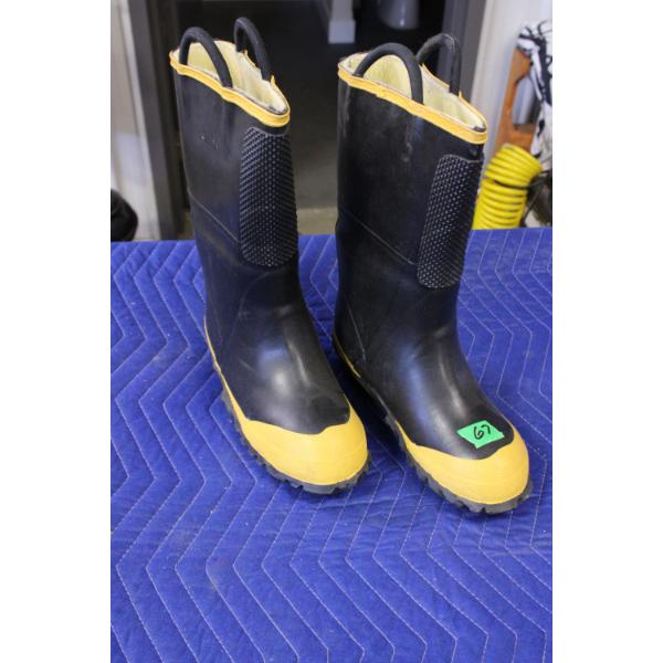 Black and Yellow Rubber Work Boots with Reinforced Toes
