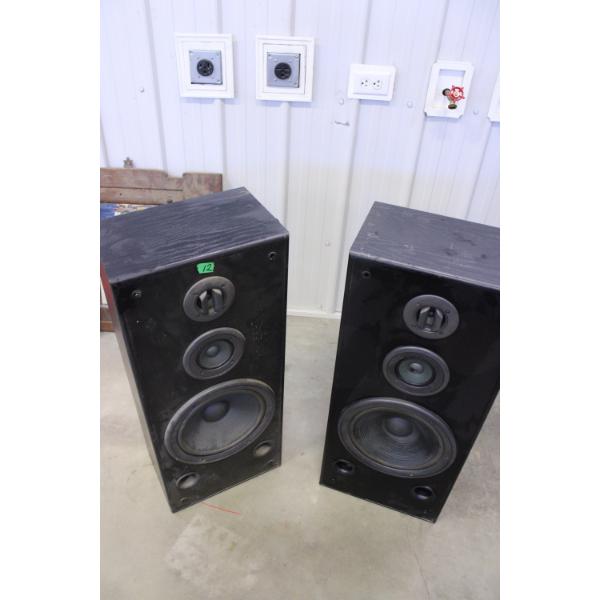Set of Technics Speakers as photographed
Untested