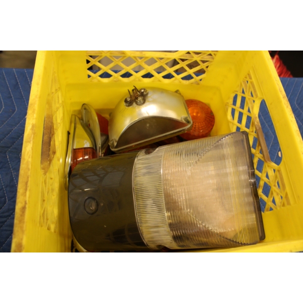 Box of vehicle lights and yard light, and controllers