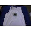 Image 2 : 11 Graphic T-Shirts With Music, Sports, and Retro Themes
