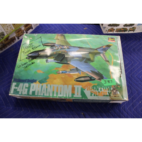 Hasegawa 1:35 Scale Military Model Set  LEO II Twin 35mm F-4G Phantom II