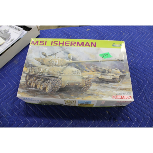 Dragon 1:35 Scale Military Model Set M51 Sherman Tank