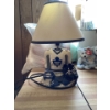 Image 1 : This is an officially licensed NHL Toronto Maple Leafs table lamp. Key details include: 
Features a 