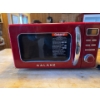 Image 1 : Galanz Retro Countertop Microwave Oven (model GLCMKZ07RDR07) featuring a red finish and a nostalgic 