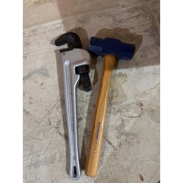 Brand new  Master craft 18"pipe wrench and  brand new Master craft hammer
