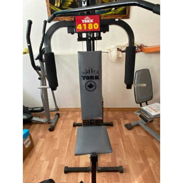 York made in Canada all in one gym model 4180 like new