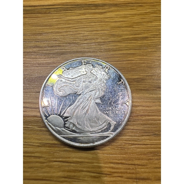 1/2 OUNCE 999 SILVER COLLECTABE SUNSHINE MINT COIN BULLION