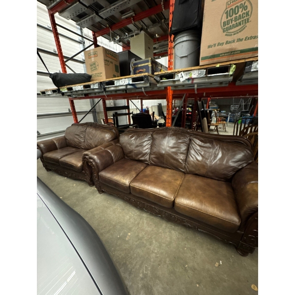 3 SEATER LEATHER SOFA
