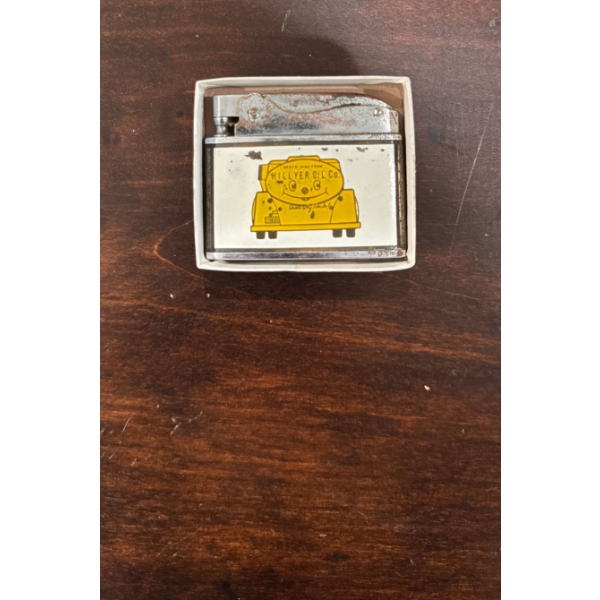  vintage advertising lighter for the Hillyer Oil Co., likely manufactured in Japan during the 1950s 