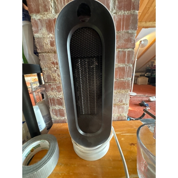 Portable tower space heater for fast heating