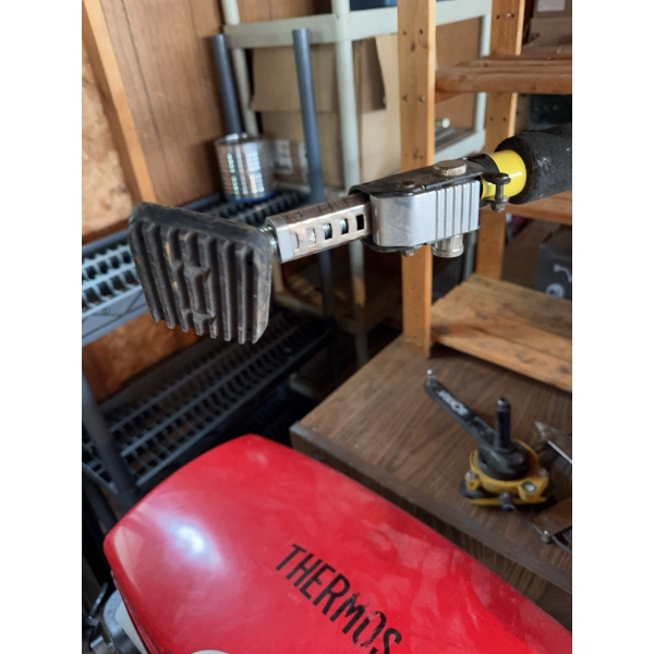 Thermos Grill2Go portable BBQ grill, tape measure, measuring rod, support rods, tool boxes, assorted