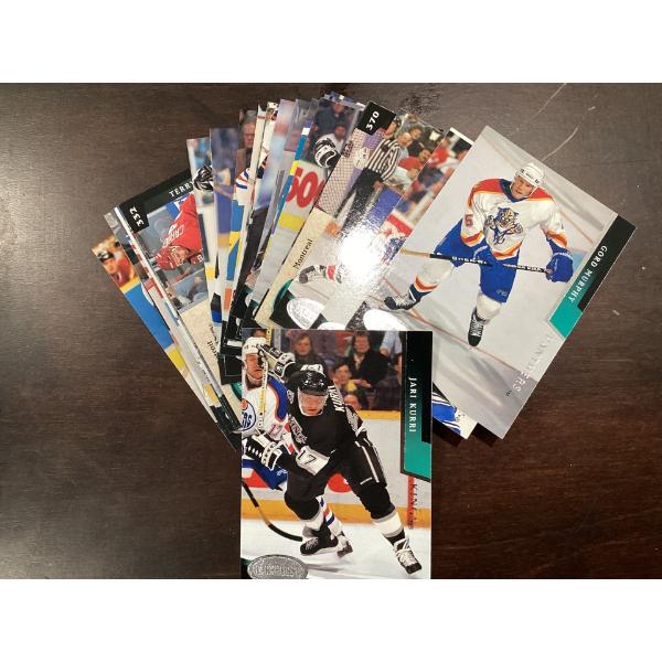 Parkhurst. 92 To 93. Set of 25 hockey cards.