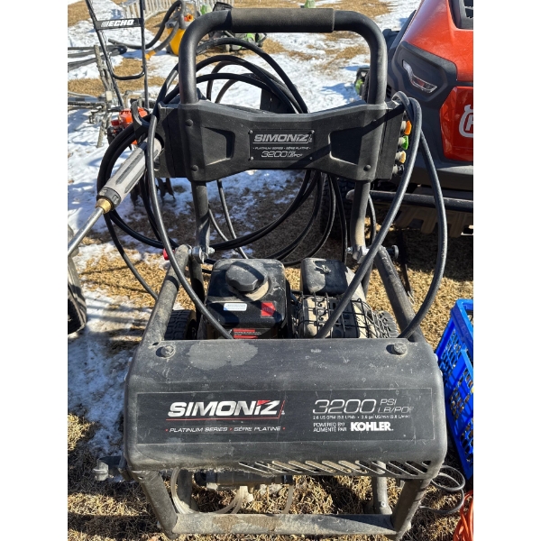  Simoniz Platinum Series 3200 PSI Gas Pressure Washer. 
It is powered by a 196cc Kohler engine. 
Del
