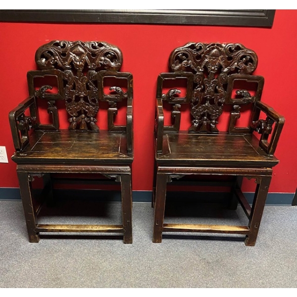 - 1800s Set of 2 antique Chinese armchairs constructed in rosewood | - Detailed carved dragon and fl