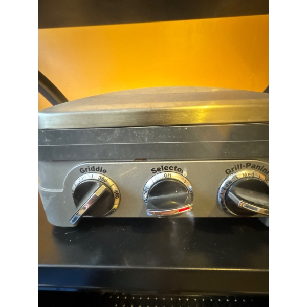 Cuisinart 5-in-1 Griddler, a versatile countertop appliance, It serves as a contact grill, panini pr