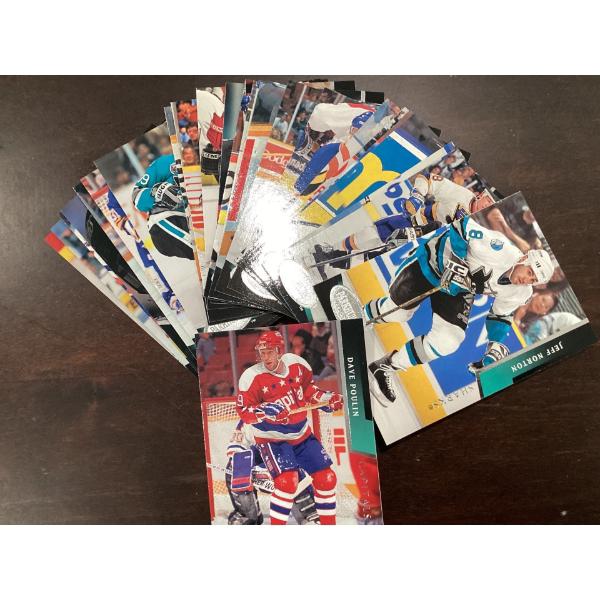 Parkhurst. 92 To 93. Set of 25 hockey cards.