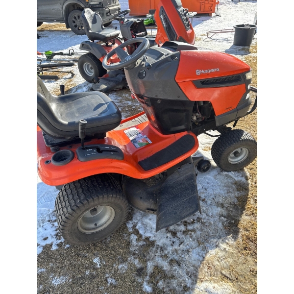   Husqvarna YTH2042 lawn tractor, as indicated by the model number on the identification tag.  Produ