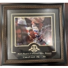 Image 1 :  collectible autographed photograph of NHL legend Mark Messier, accompanied by a Certificate of Auth