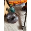 Image 3 : Lot containing several metal clamps and a variety of glass and ceramic electrical insulators in mixe