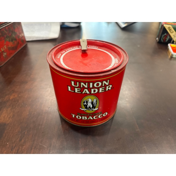  vintage Union Leader smoking tobacco tin is a collectible item. Key details include: 
Brand: Union 