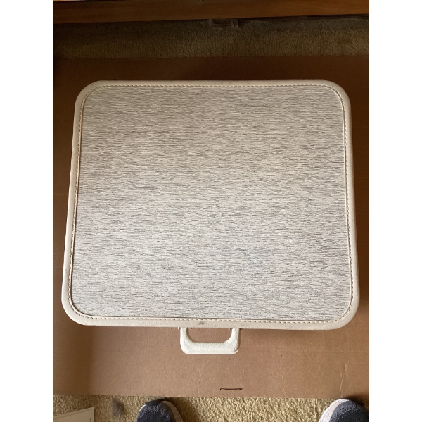 This is a vintage Travelgard retro luggage or makeup case. LOCKED CONTENTS UNKNOWN