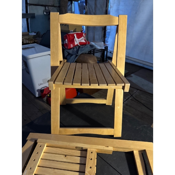NICE FOLDING WOOD CHAIRS 2