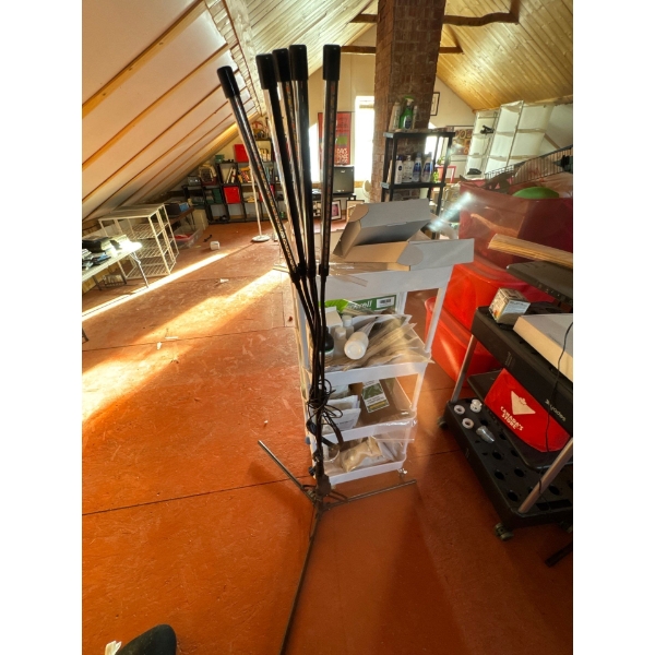 LED GrowLite for optimal growth of indoor plants