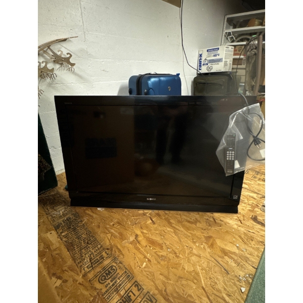  Sony Bravia KDL-40S4100 40-inch LCD HDTV. 