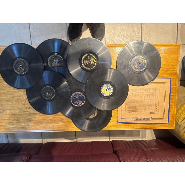  vintage 78 RPM phonograph records, likely manufactured by the Victor Talking Machine Company betwee