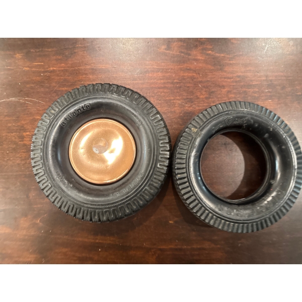  vintage Pirelli "atiante" items are miniature rubber tire ashtrays, typically produced as advertisi