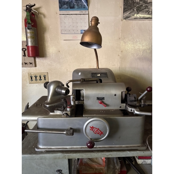 STOUX VALVE FACE GRINDING MACHINE