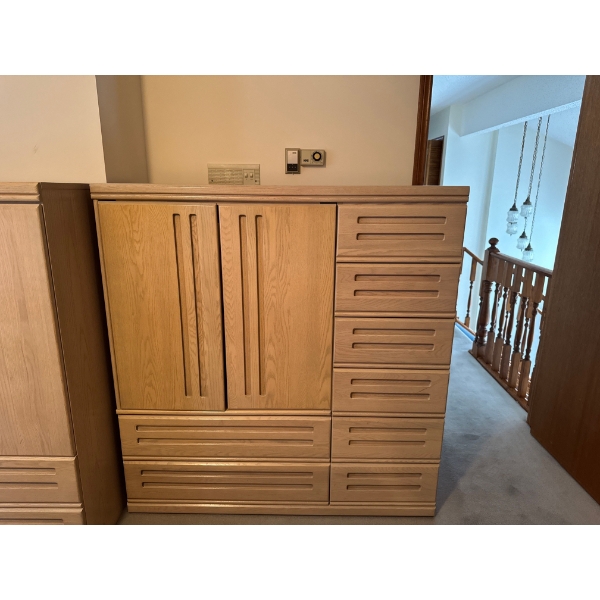  vintage oak dresser, likely manufactured by Palliser. 