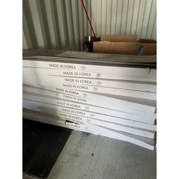 FLOORING 7"X48"X0.80 VINYL FLOORING 11 BOXES