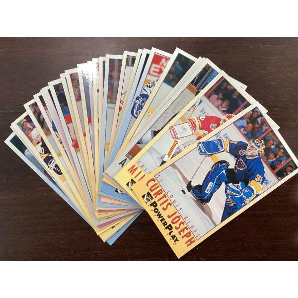 Vintage power play 1993-94 FLEER hockey set. Set of 25.