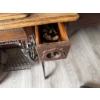 Image 7 : Singer treadle sewing machine, serial number 16165557, featuring original cast iron base and wooden 