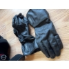 Image 4 : HJC full-face black motorcycle helmet with visor, a pair of Teknic armored gloves, and black leather