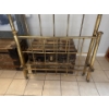 Image 2 : vintage or antique brass double bed frame, likely dating from the mid-19th to early 20th century. 