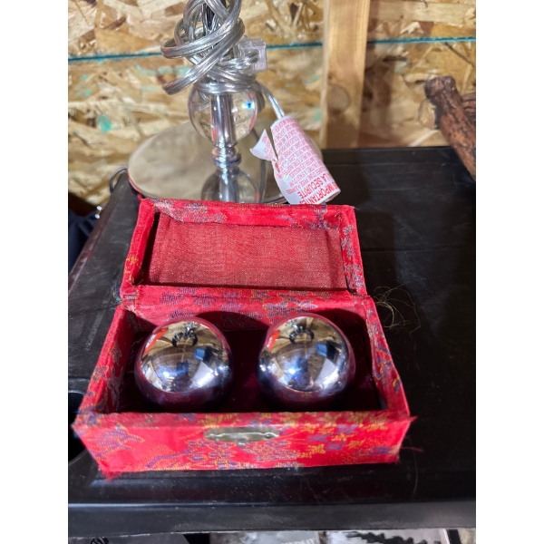 Chinese Baoding balls used for stress relief and improving hand dexterity