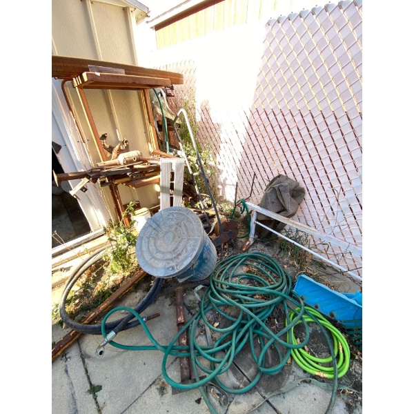  Scrap steel steel bar, steel pipe, steel tubing, steel rack all steel contents in corner garden hos