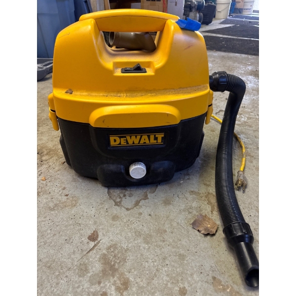  DEWALT 2-Gallon Wet/Dry Vacuum, likely model DC500 or DCV581H. 