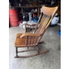 Image 1 : Very nice wood rocking chair.