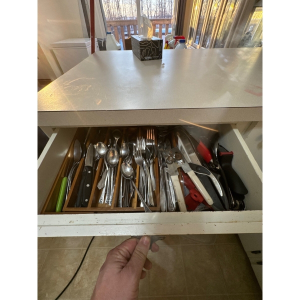 Rolling pin pizza stone, Betty Crocker cookware.