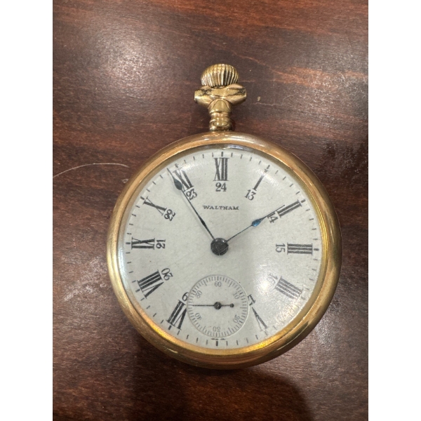 ANTIQUE WALTHAM OPEN FACE POCKET WATCH WITH ROMAN NUMERALS BLUED STEEL HANDS AND GOLD PLATED CASE